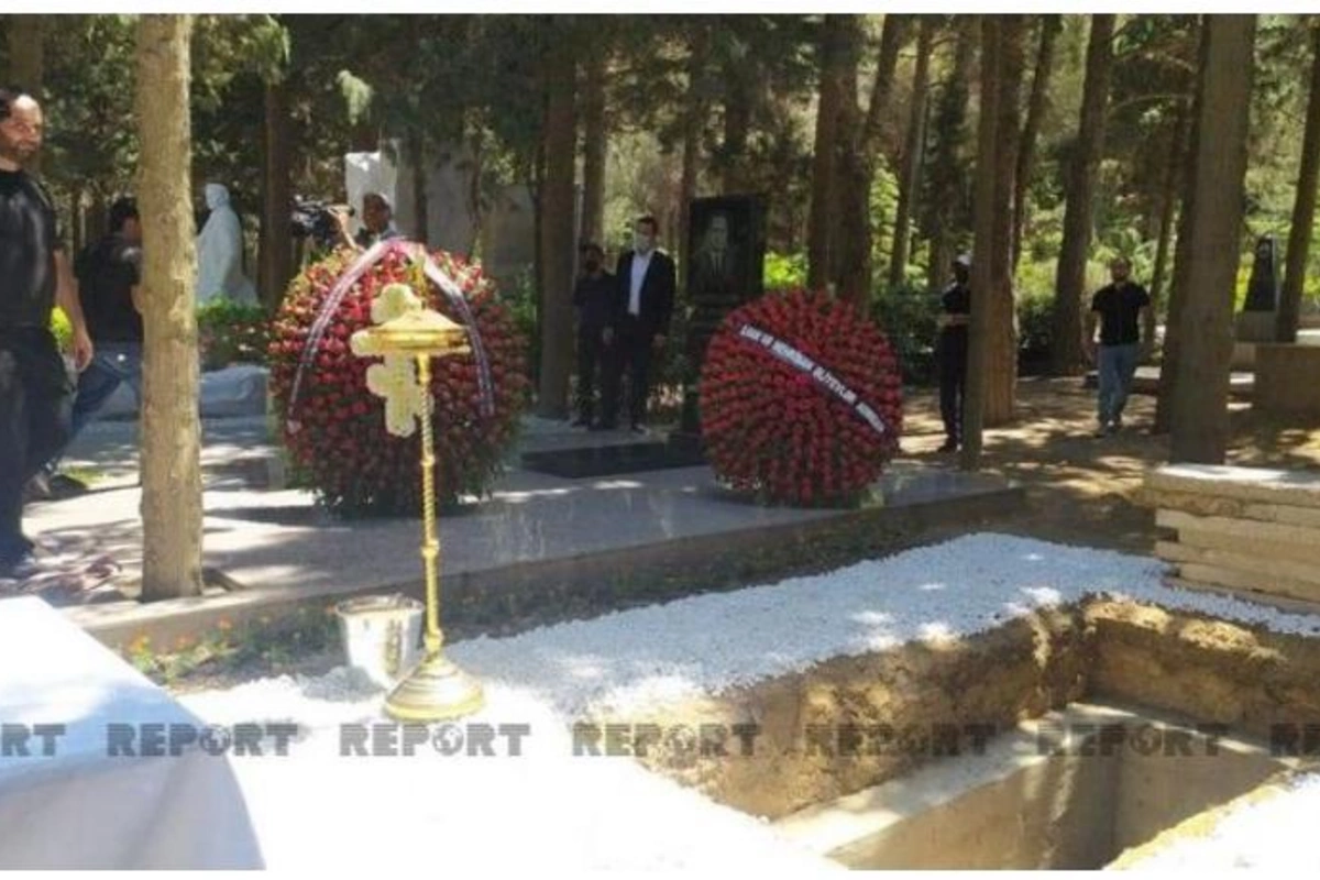 Prezident və xanımı Aleksandr Atanın dəfn mərasiminə əklil göndərdi