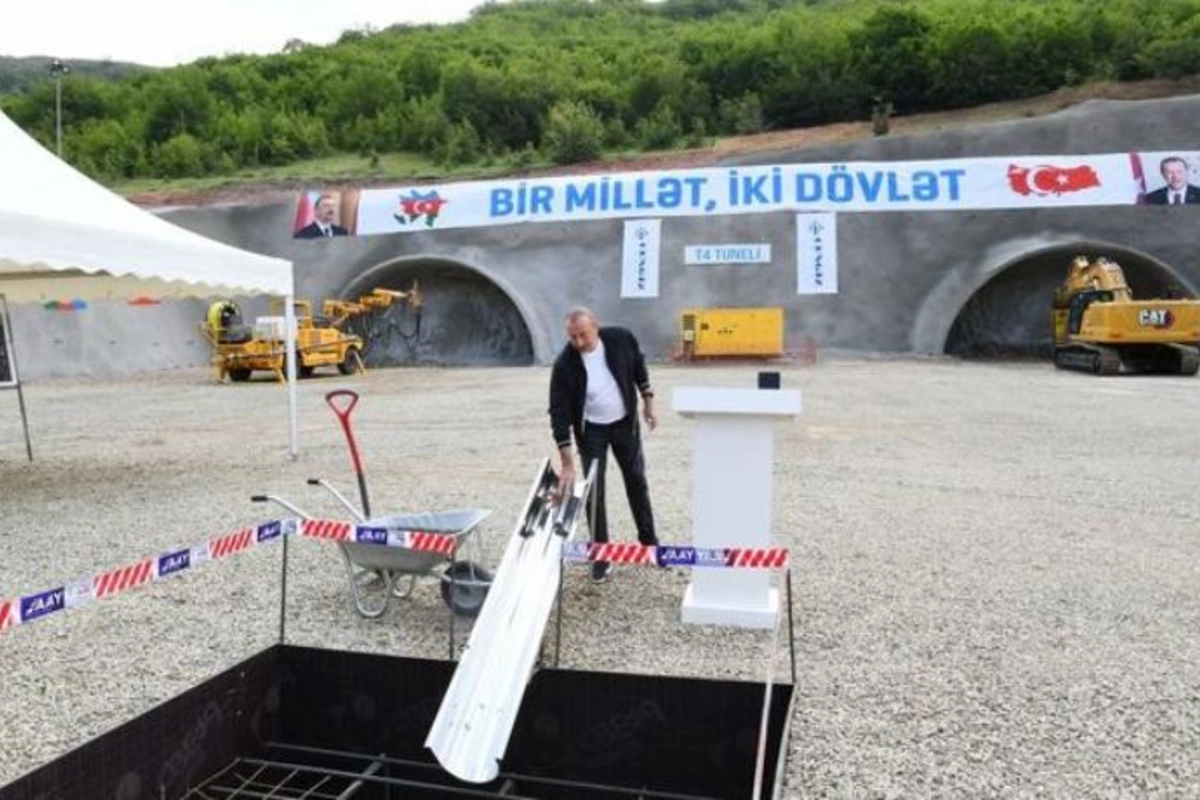 Prezident Daşaltı kəndində tunelin təməlini qoydu — YENİLƏNİB