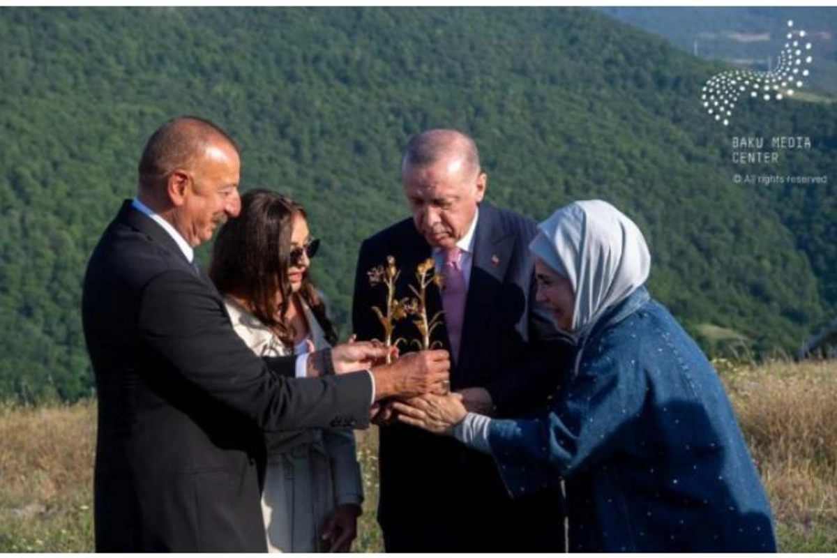 Prezidentlər Cıdır düzündə — FOTOLAR