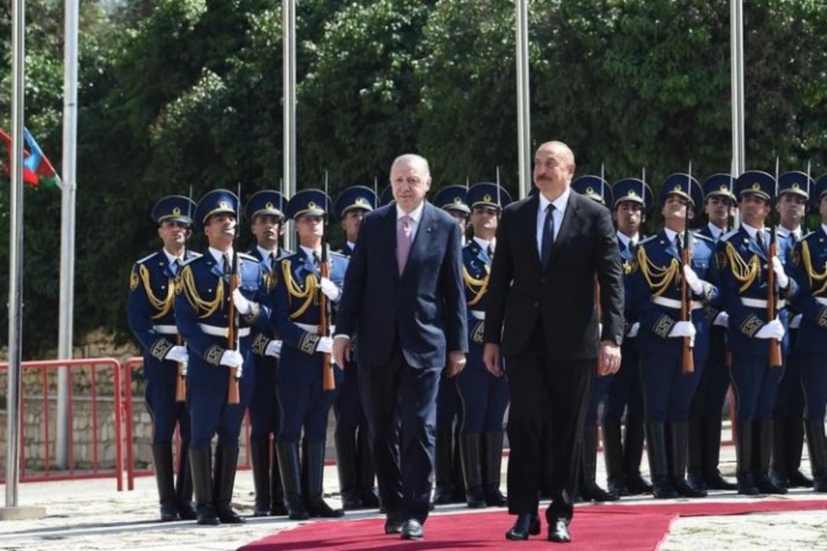 İlham Əliyev Rəcəb Tayyib Ərdoğanı Şuşada qarşıladı — FOTOLAR
