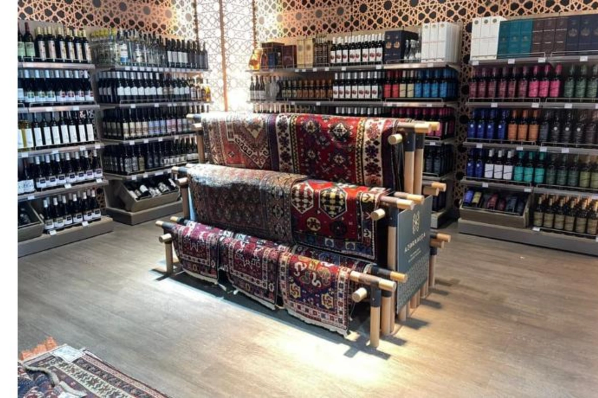 Azərbaycana gələn turistlər öz ölkəsinə xalça ilə qayıdacaq — FOTO
