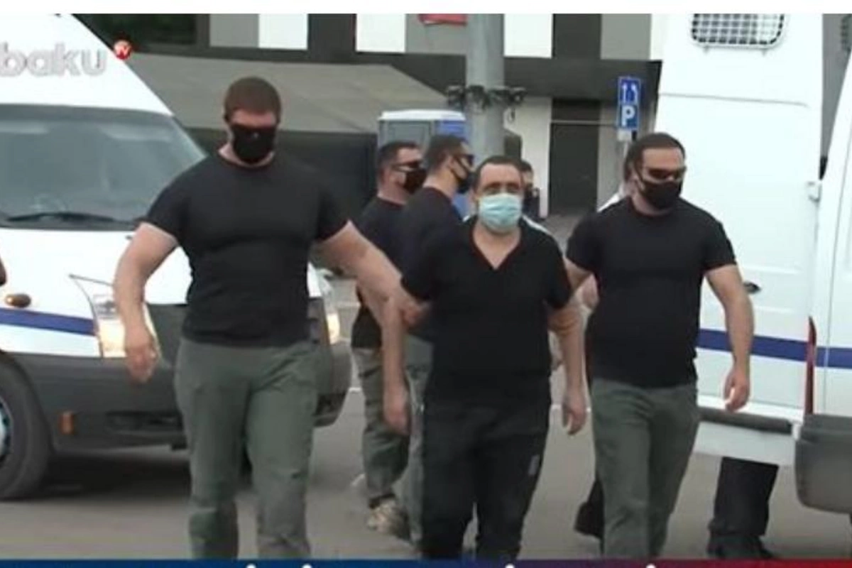15 erməni hərbçinin təhvil verilmə anı — VİDEO