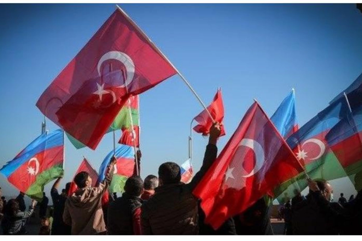 Türkiyəli azarkeşlərə Bakıdakı oyunda Azərbaycan bayrağı da veriləcək