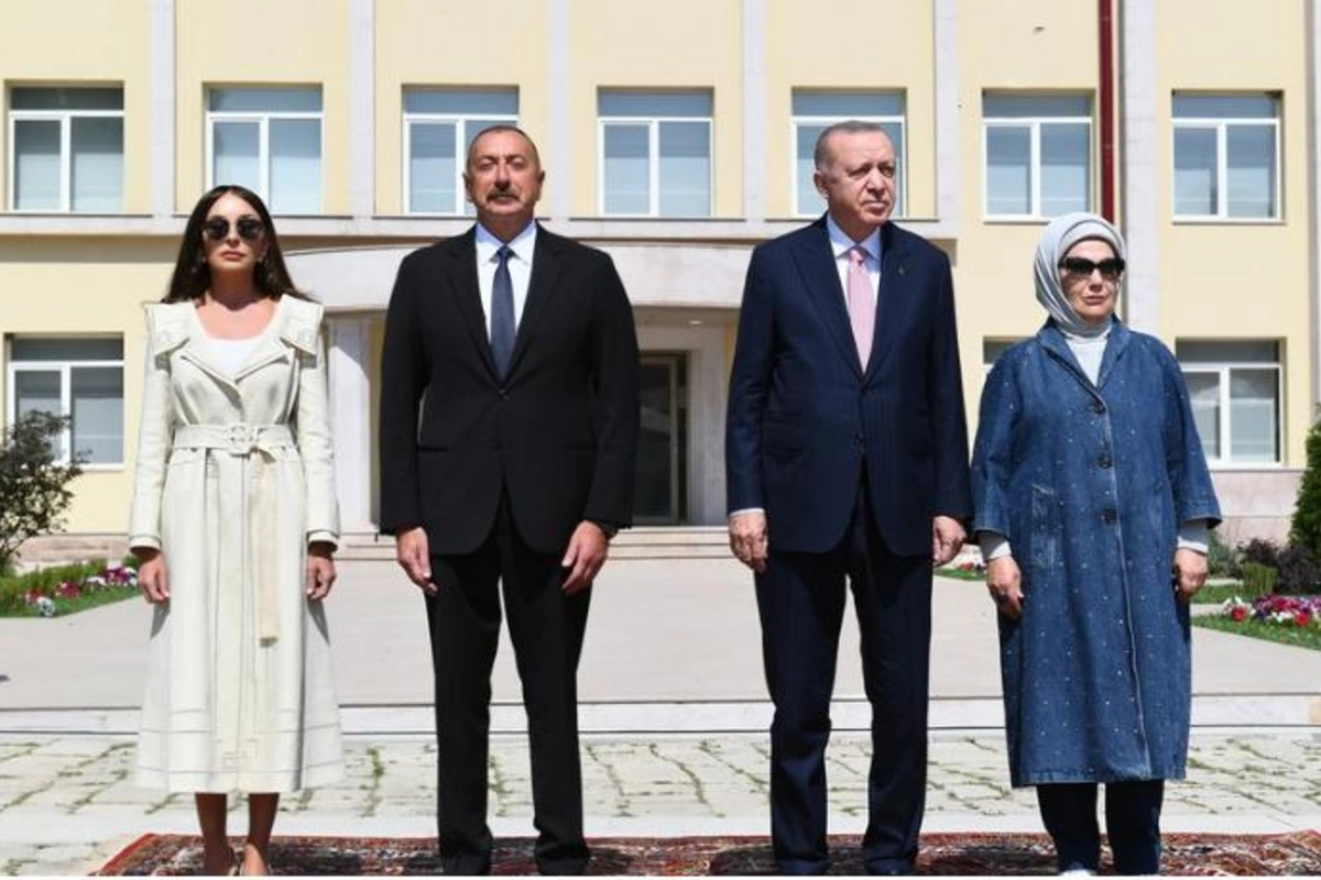 Türkiyə Prezidenti və xanımının şərəfinə nahar verildi