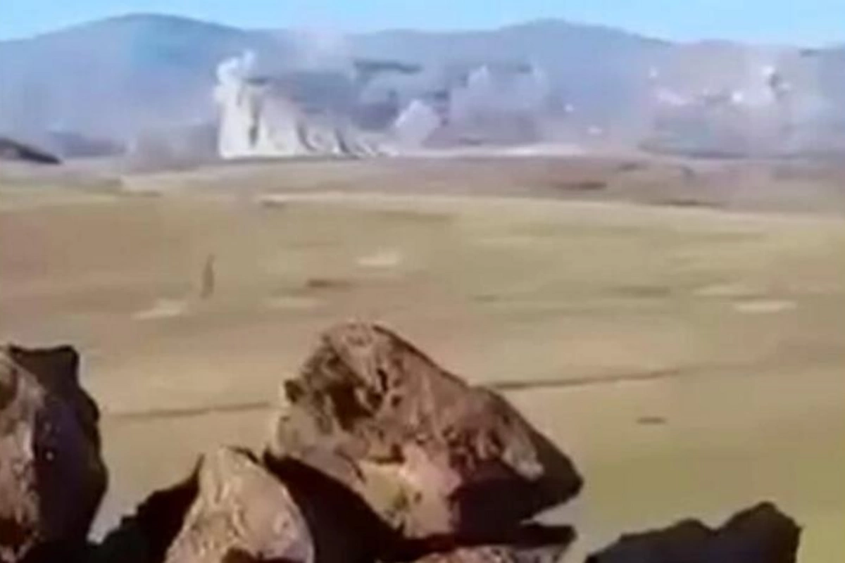 Düşmənin Şuşanı bombaladığı anlar — VİDEO