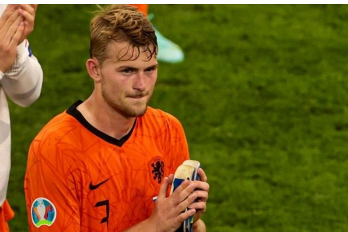 Niderland millisinin futbolçusu klubunu səhv saldı