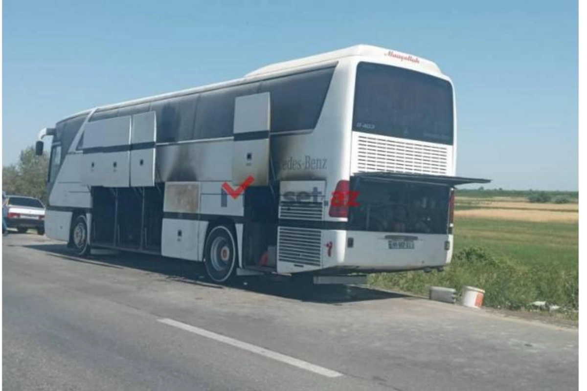 Azərbaycanda şagirdləri istirahətə aparan avtobus yandı — FOTOLAR
