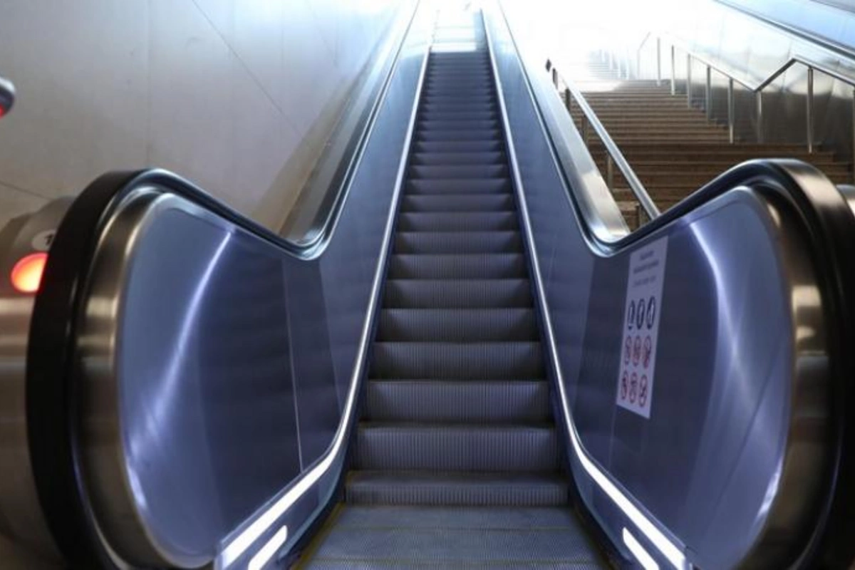 Bakı metrosunda eskalator dəfələrlə dayandırıldı