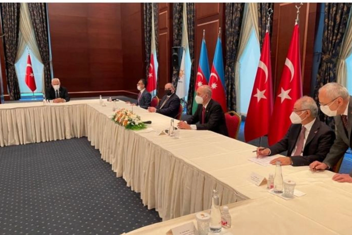 YAP və AKP əməkdaşlığa dair niyyət protokolu imzaladı
