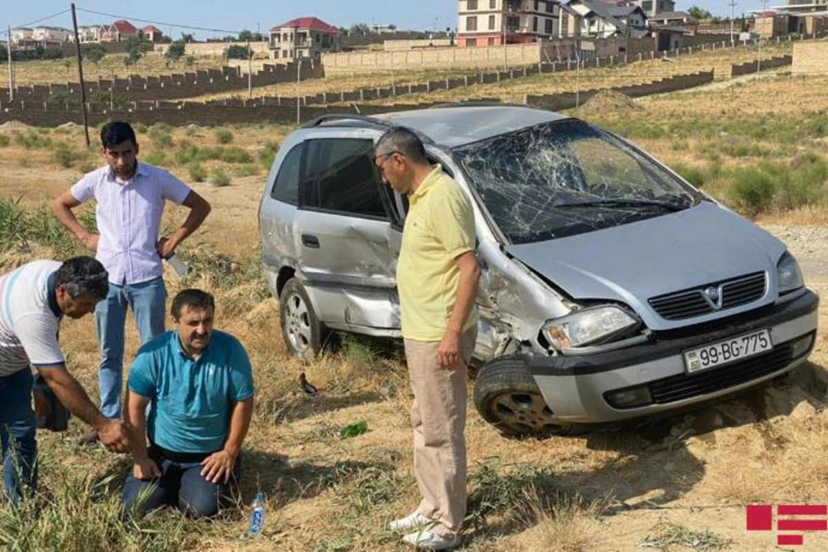Novxanı-Masazır yolunda qəza — xəsarət alanlar var (FOTO)