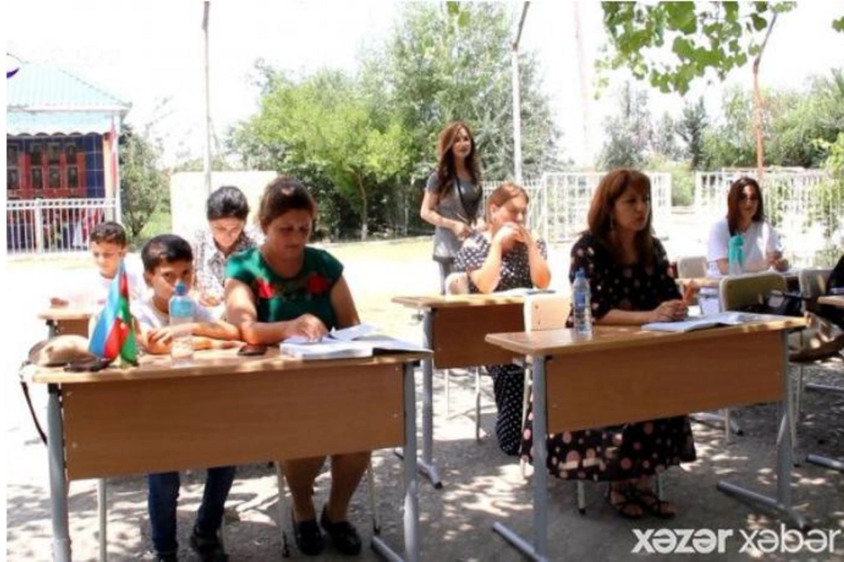 Kənd müəllimindən unikal addım — Təhsilsiz valideynlərə dərs keçəcək