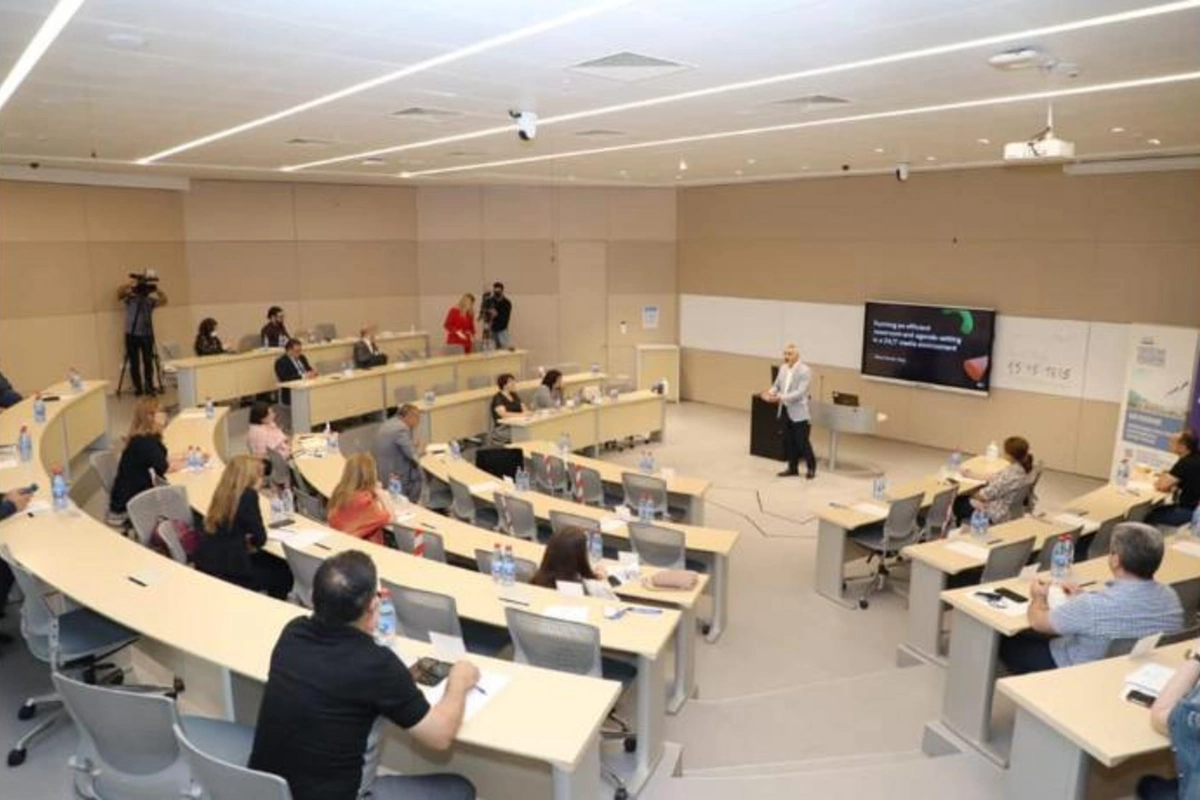 “Mediada islahatlara doğru” mövzusunda silsilə seminarlar davam edir — FOTOLAR