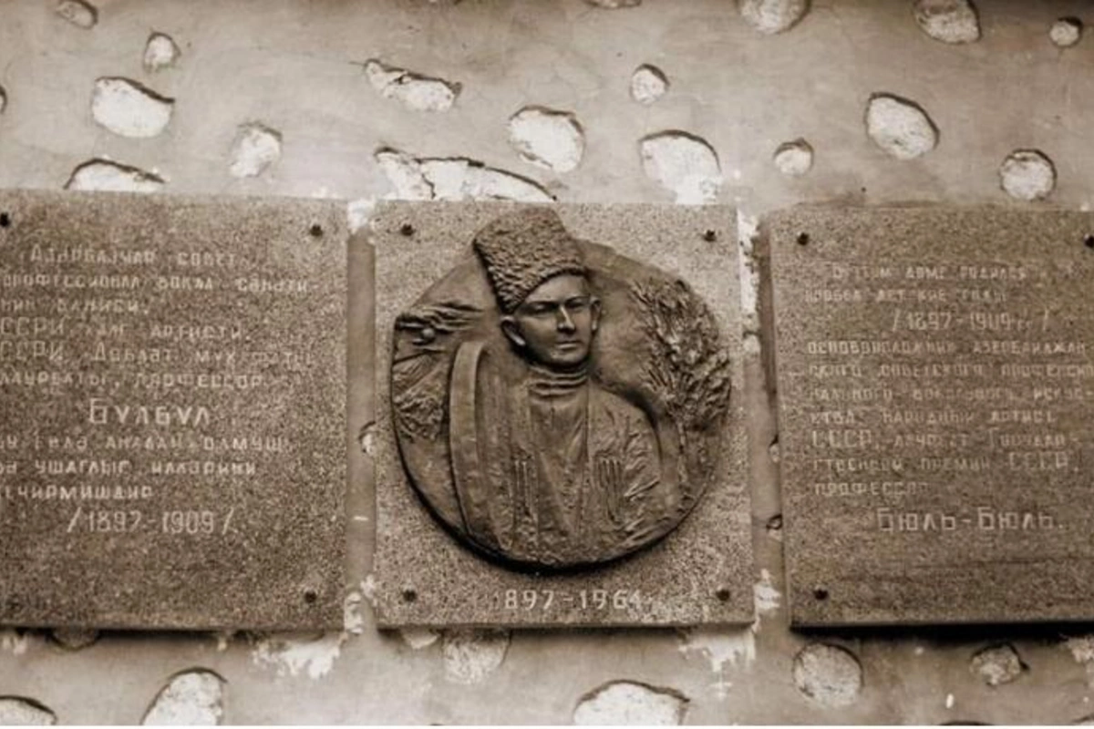 Bülbülün Şuşadakı ev muzeyi üçün memorial xatirə lövhəsi hazırlandı