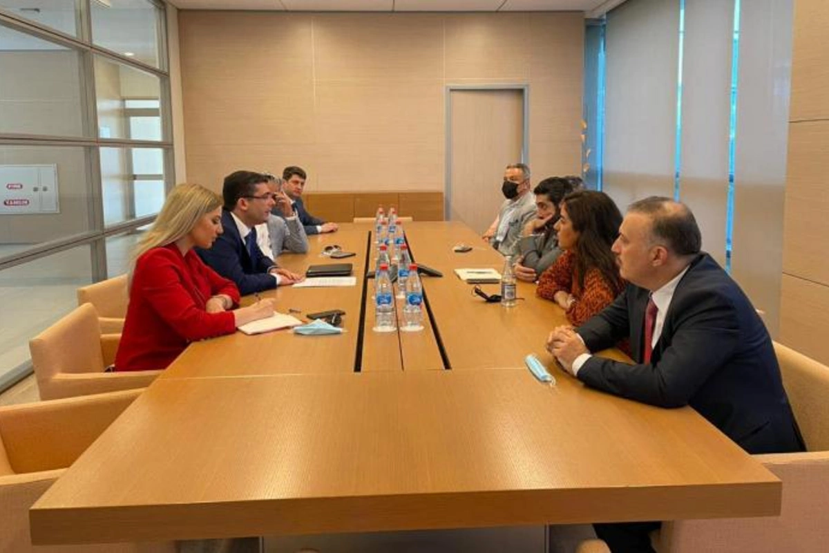 Əhməd İsmayılov Aljazeera Media İnstitutunun nümayəndə heyəti ilə görüşdü — FOTO