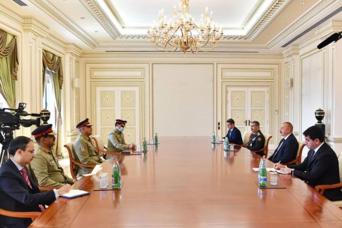 Prezident Pakistanın Quru Qoşunlarının komandanını qəbul etdi — YENİLƏNİB