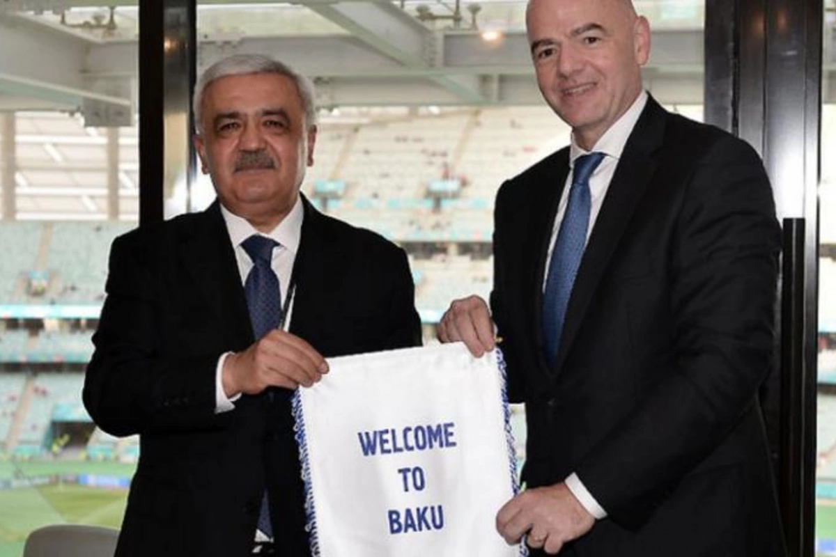 Rövnəq Abdullayev FIFA prezidenti ilə görüşdü
