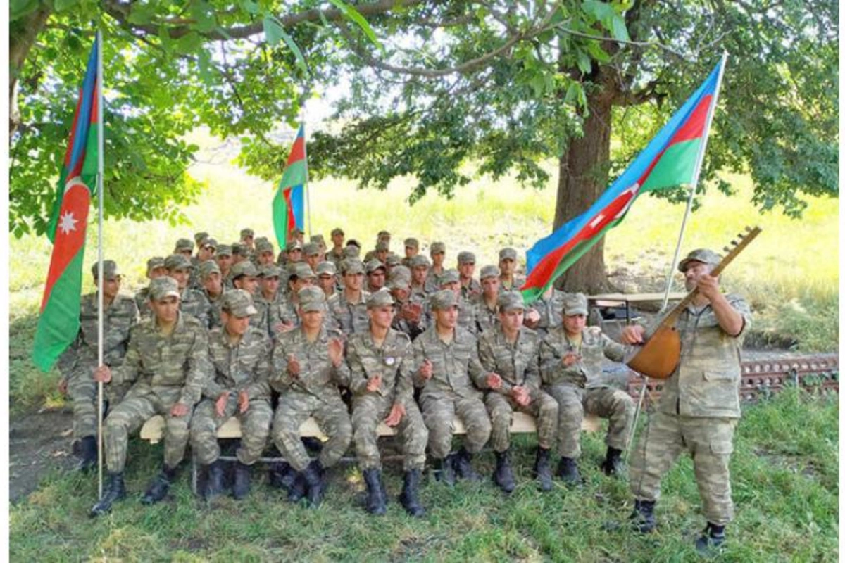 Azad edilmiş ərazilərdə dislokasiya olunmuş bölmələrdə görüş keçirildi — FOTO