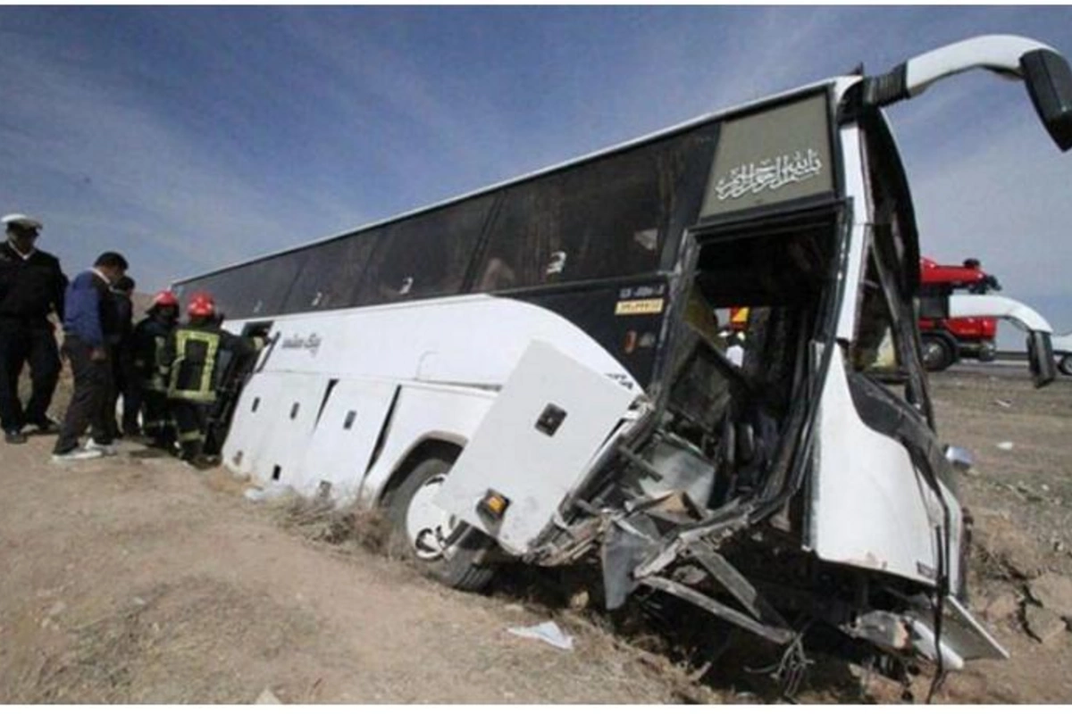 İranda jurnalistləri daşıyan avtobus qəzaya düşdü — 3 ölü, 13 yaralı