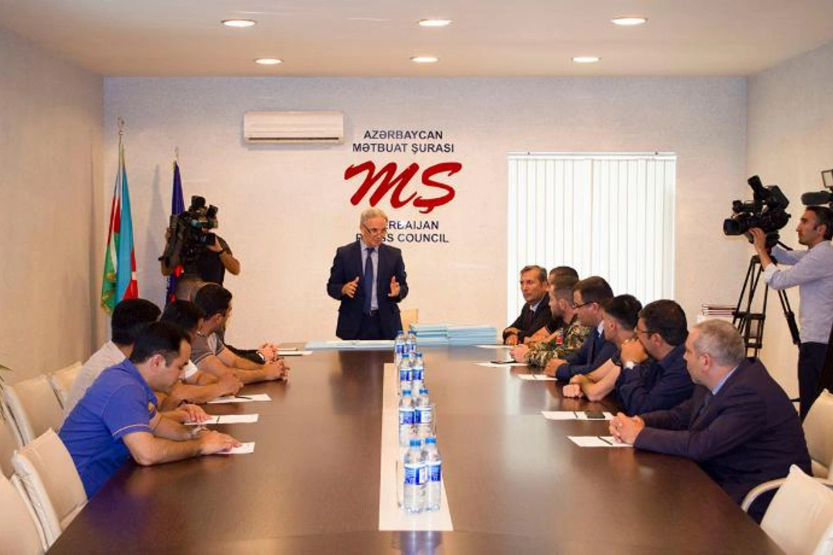 Vətən Müharibəsində iştirak etmiş jurnalistlər təltif edildilər — FOTO