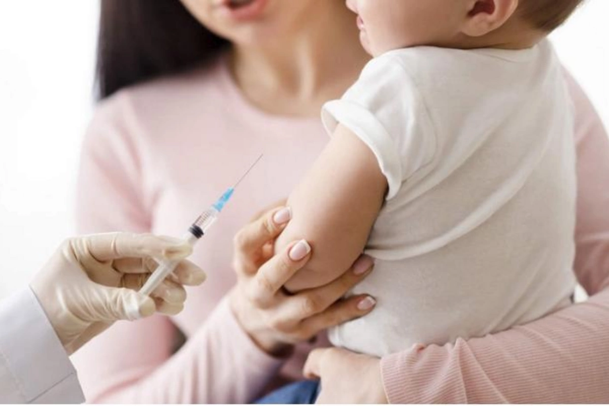Pediatrdan SƏRT REAKSİYA: “Valideynlər absurd fikirlərə əsaslanıb, peyvənddən qaçırlar”