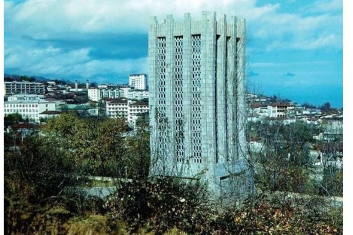Şuşada Molla Pənah Vaqifin məqbərəsi bərpa edilir — VİDEO