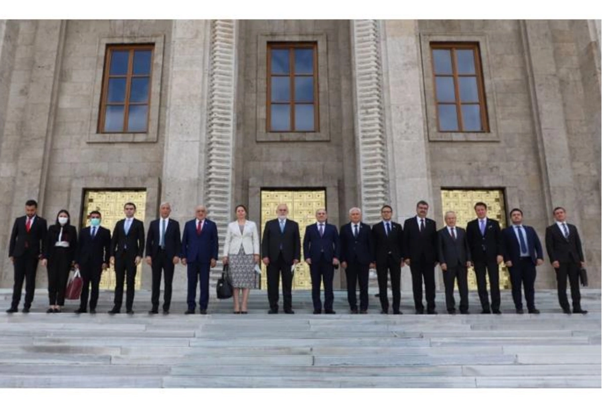 YAP nümayəndə heyəti Ankarada TBMM-in vitse-spikeri ilə görüşdü