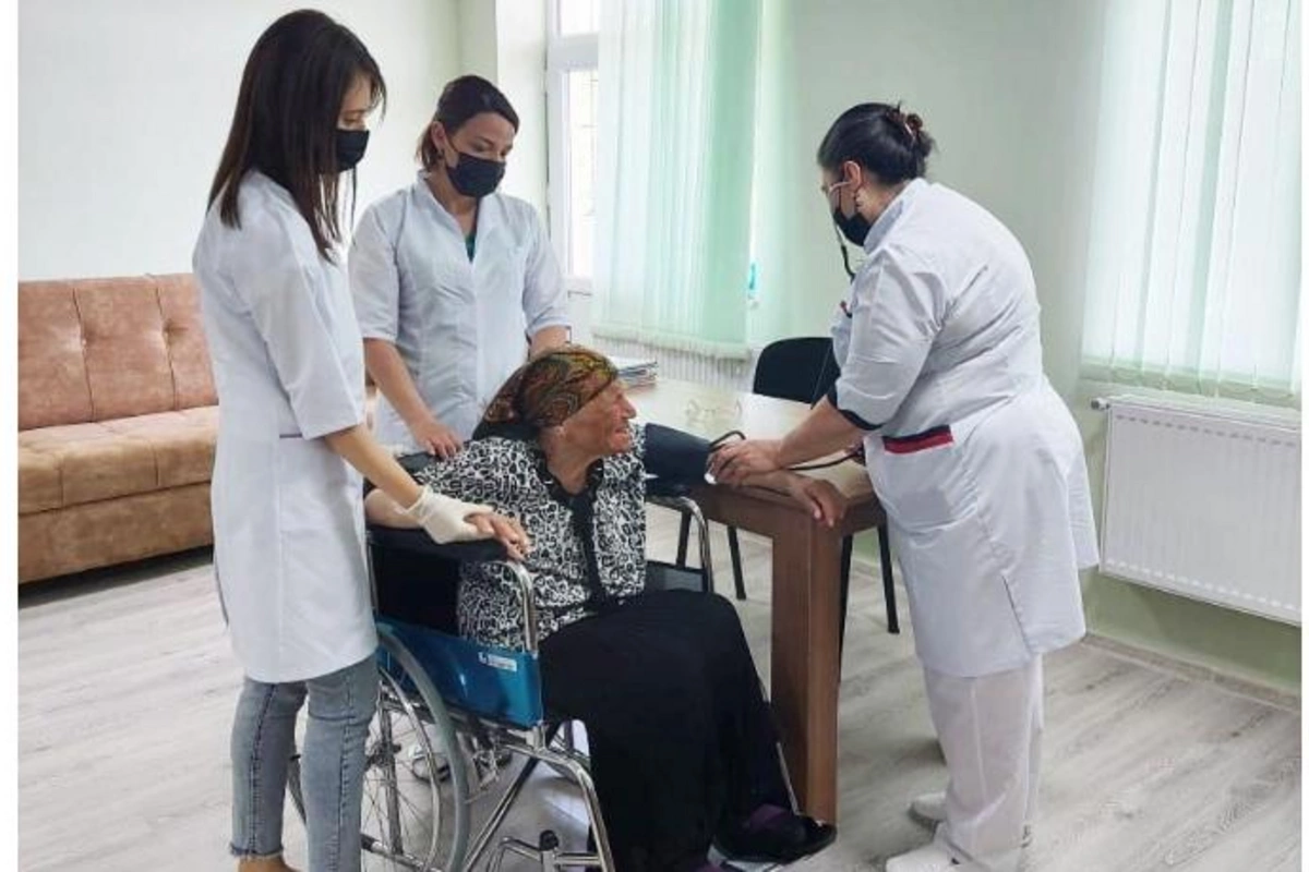 Gədəbəydə tövlədə saxlanılan 87 yaşlı qadın müəssisəyə yerləşdirildi — FOTO