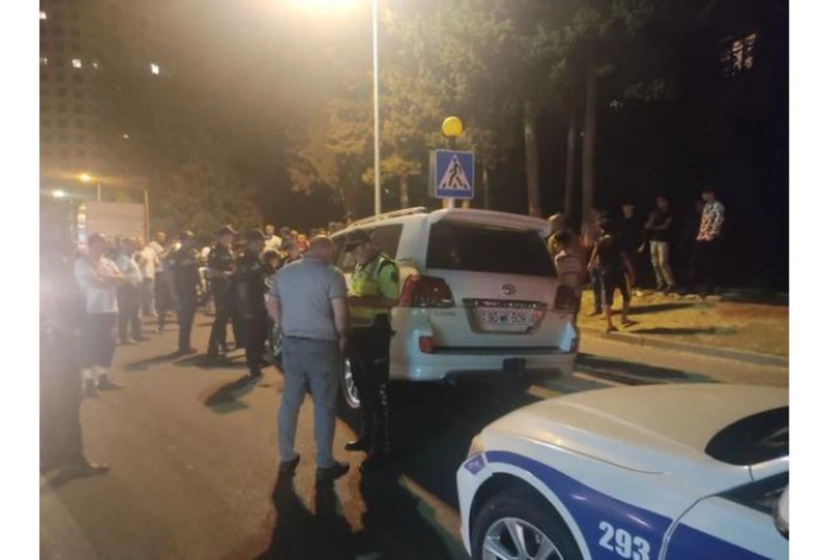 Bakıda “Land Cruiser”in sürücüsü 5 maşını vuraraq hadisə yerindən qaçıb — FOTO