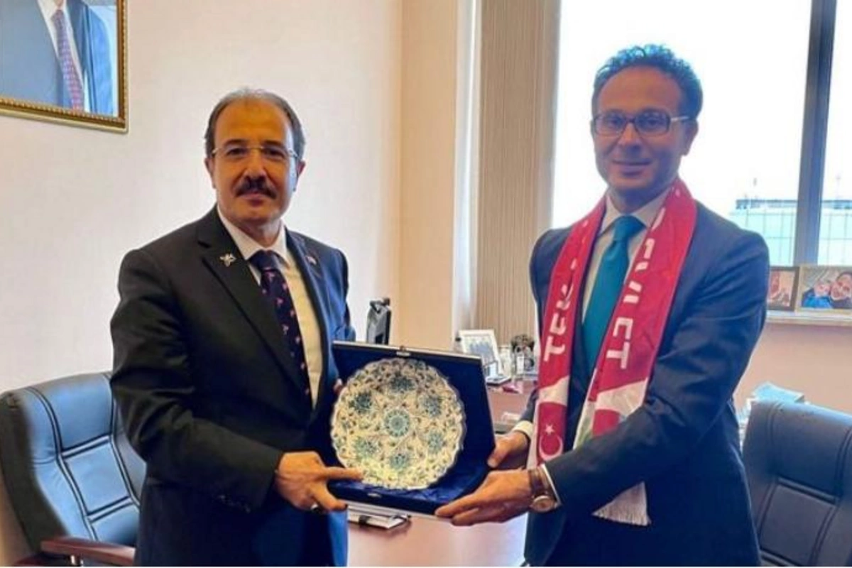 Türkiyə səfiri Ramil Həsəni Milli Məclisdə ziyarət etdi — FOTO