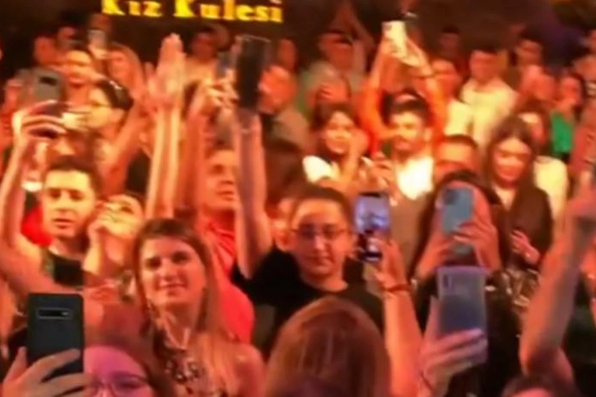 Toy deyil, Mustafa Cecelinin Bakı konsertidir... — VİDEO