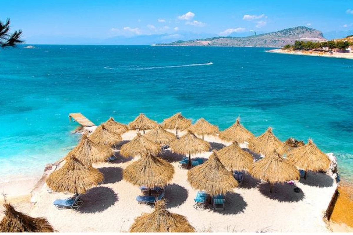 Albaniya turistlər üçün bütün məhdudiyyətləri aradan qaldırdı