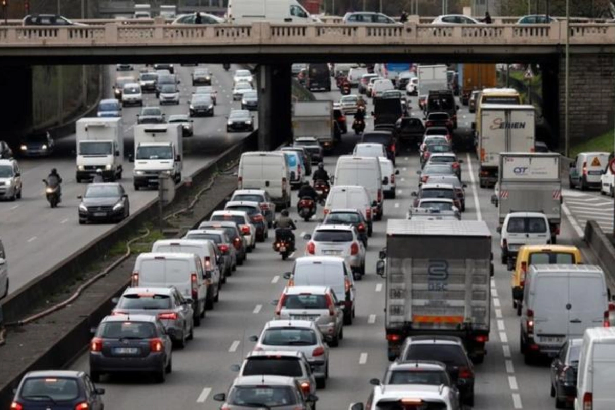 Fransada yollarda 1100 km-lik tıxac yaranıb