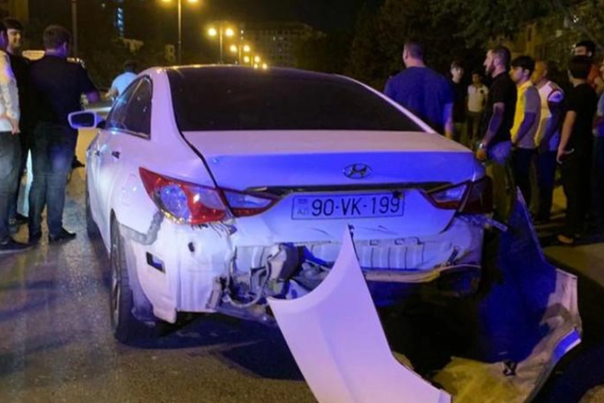 Paytaxtda 4 maşın toqquşdu, xəsarət alan var — FOTO