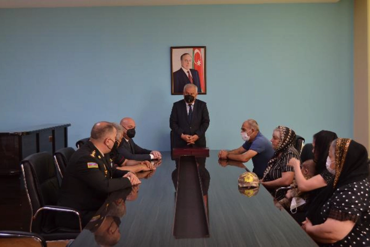Füzulidə şəhid ailələrinə orden və medallar təqdim edildi — FOTOLAR