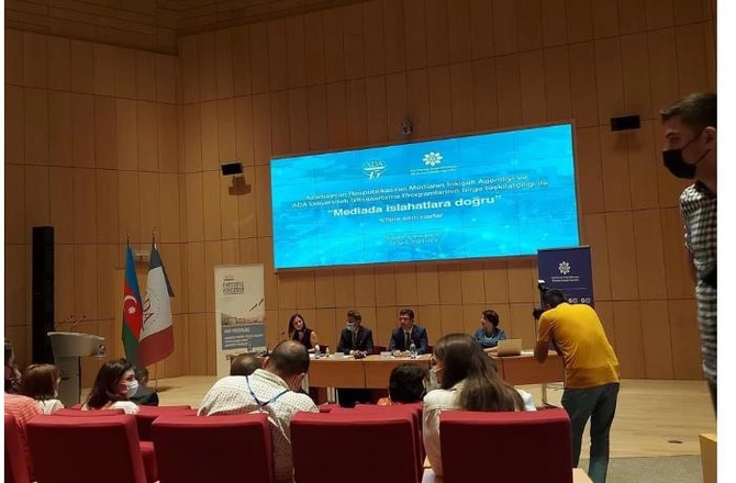 MEDİA və ADA baş redaktorlara sertifikatlar verdi — FOTOLAR MEDİA və ADA baş redaktorlara sertifikatlar verdi — FOTOLAR