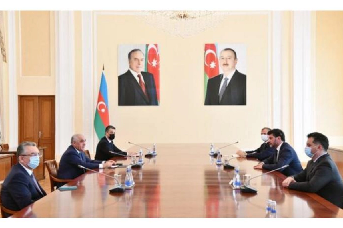 Baş nazir Kaxa Kaladzeni qəbul etdi