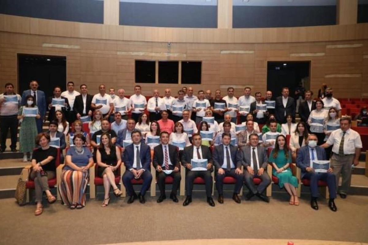 MEDİA və ADA baş redaktorlara sertifikatlar verdi — FOTOLAR