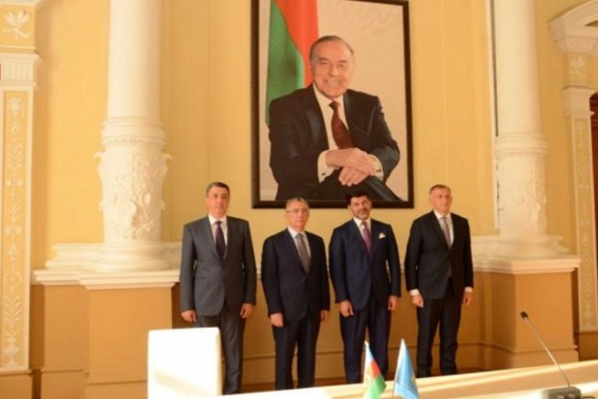 Tbilisi merinin rəhbərlik etdiyi nümayəndə heyəti Bakıdadır