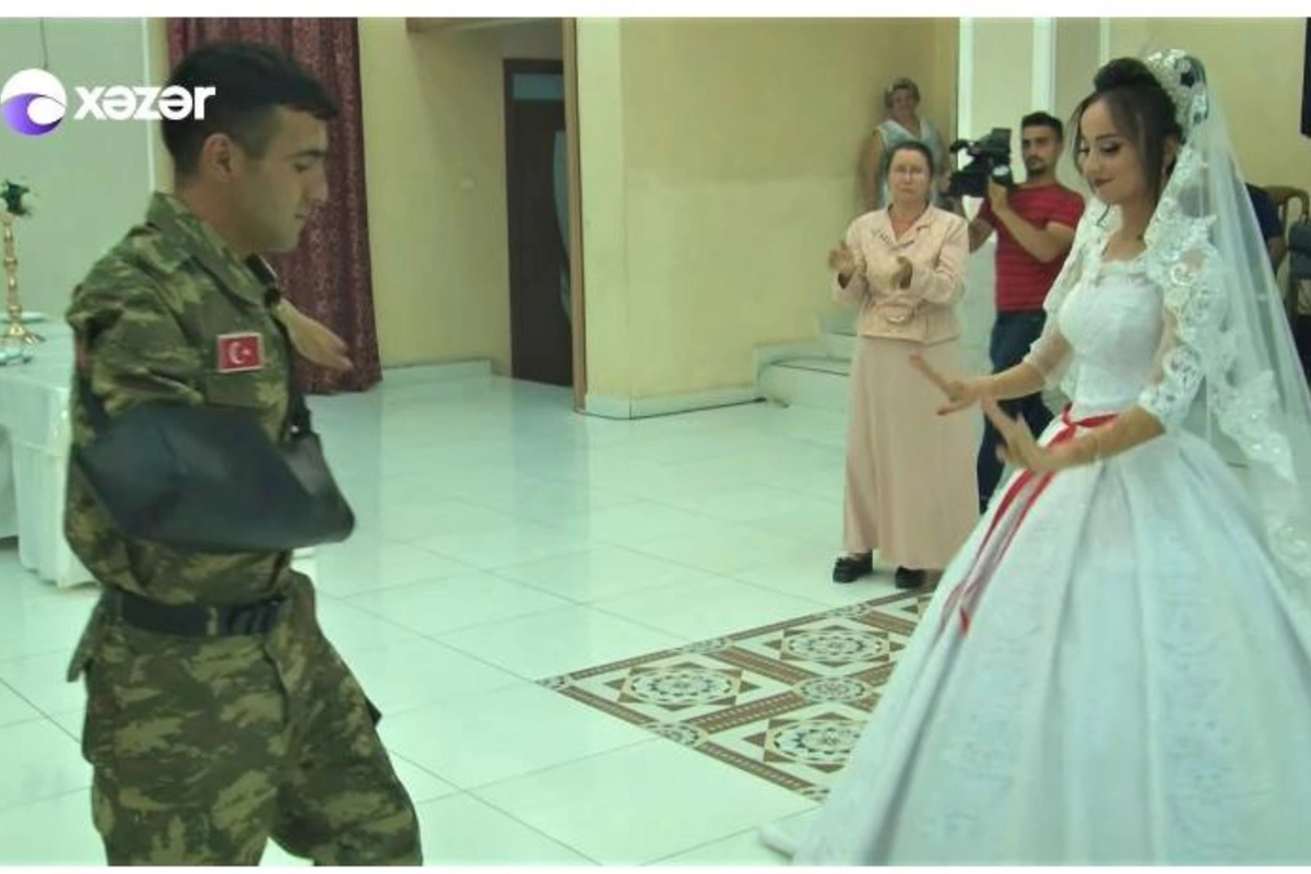 Müharibədə bir qolunu itirən qazimizə dostu toy etdi — VİDEO