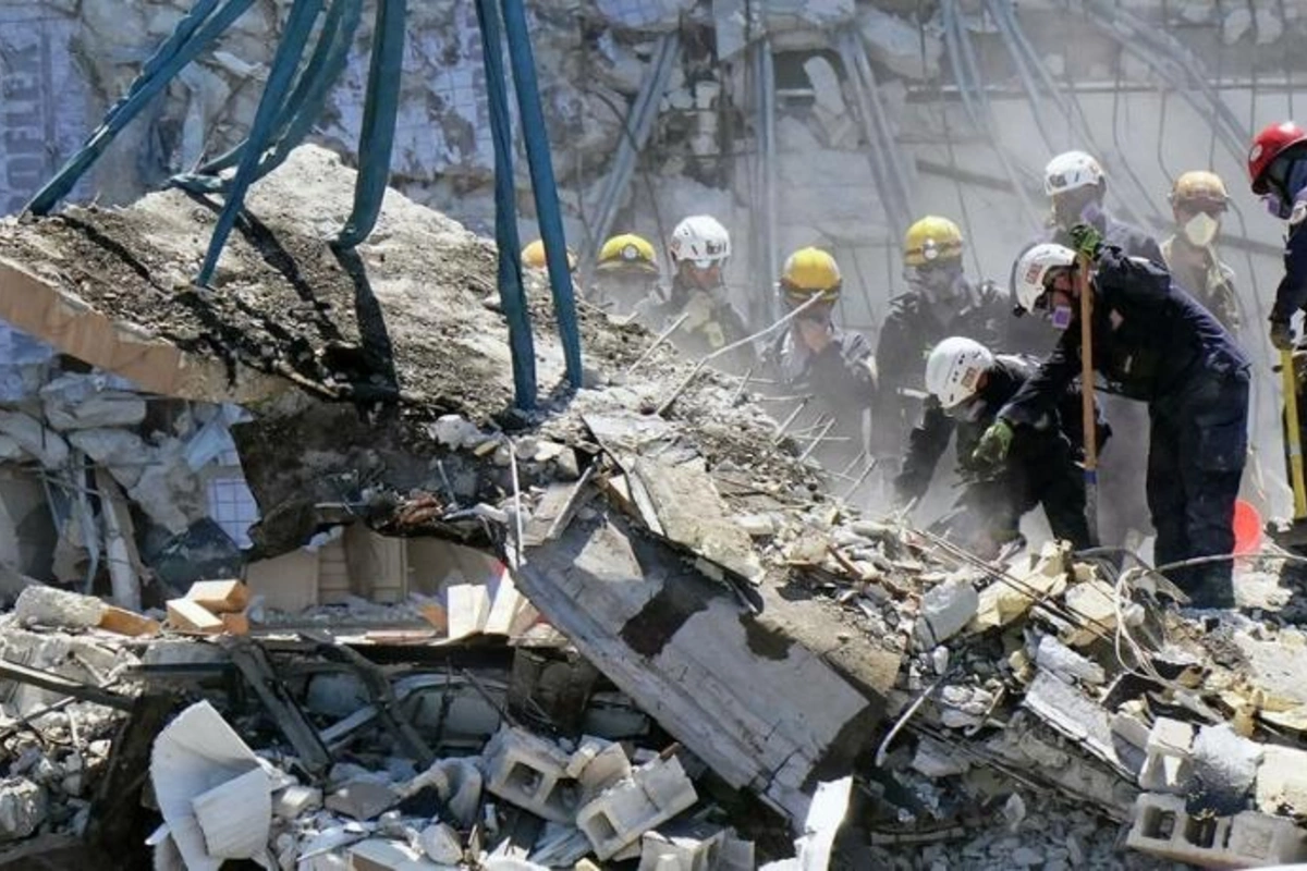 Çində tikilməkdə olan evin dağılması nəticəsində azı 8 nəfər öldü