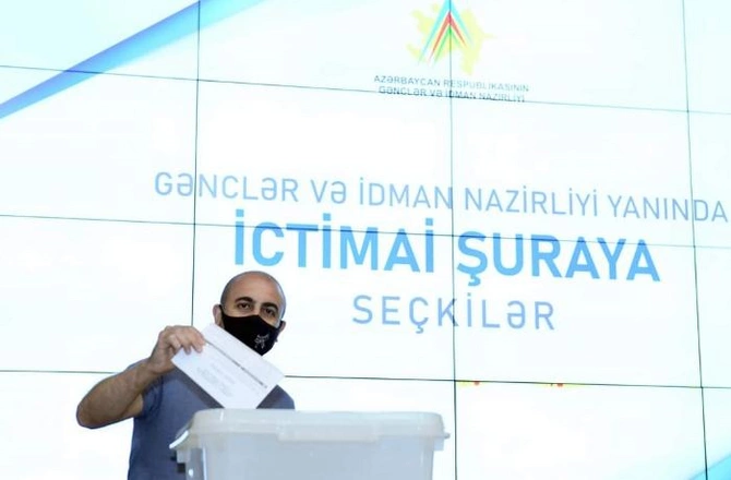 Gənclər və İdman Nazirliyi yanında İctimai Şuraya karatedən yalnız Arif Məmmədov seçildi — FOTO