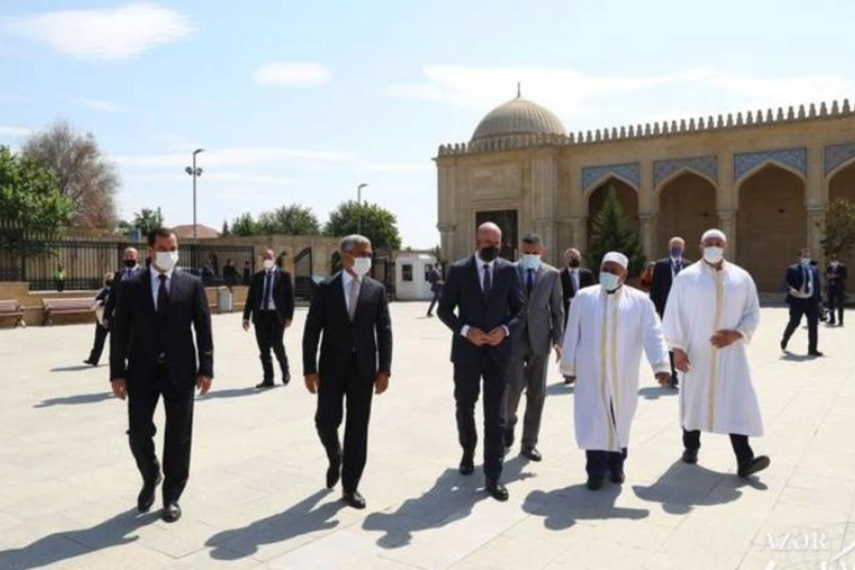 Avropa İttifaqı Şurasının Prezidenti Şamaxı Cümə məscidində — FOTO