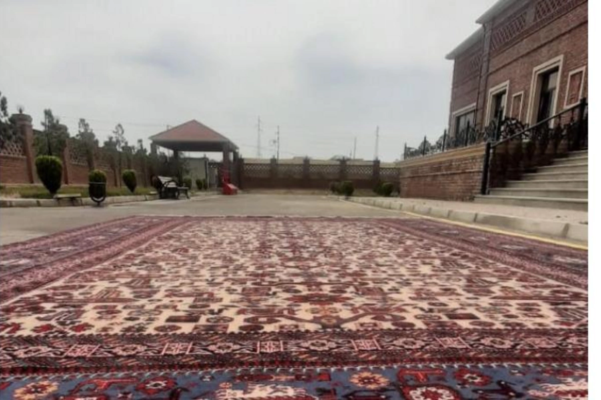 Qobu emalatxanasında son bir ilin ən böyük xalçası kəsildi — FOTOLAR