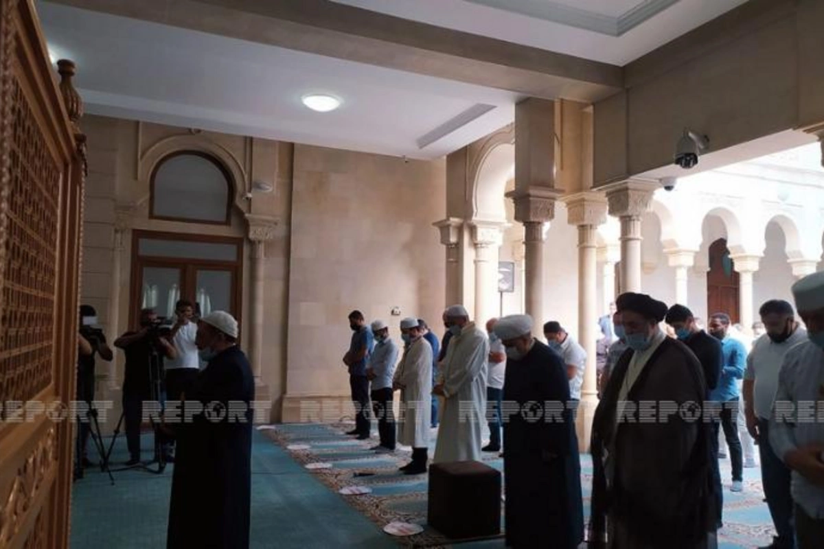 Bakıda Qurban bayramı namazı qılındı — FOTOLAR