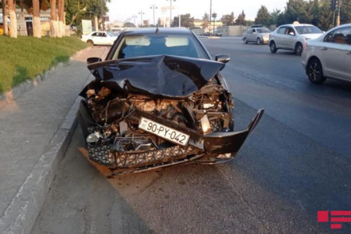 Bakıda toy korteji qəzaya uğrayıb, xəsarət alanlar var — FOTO