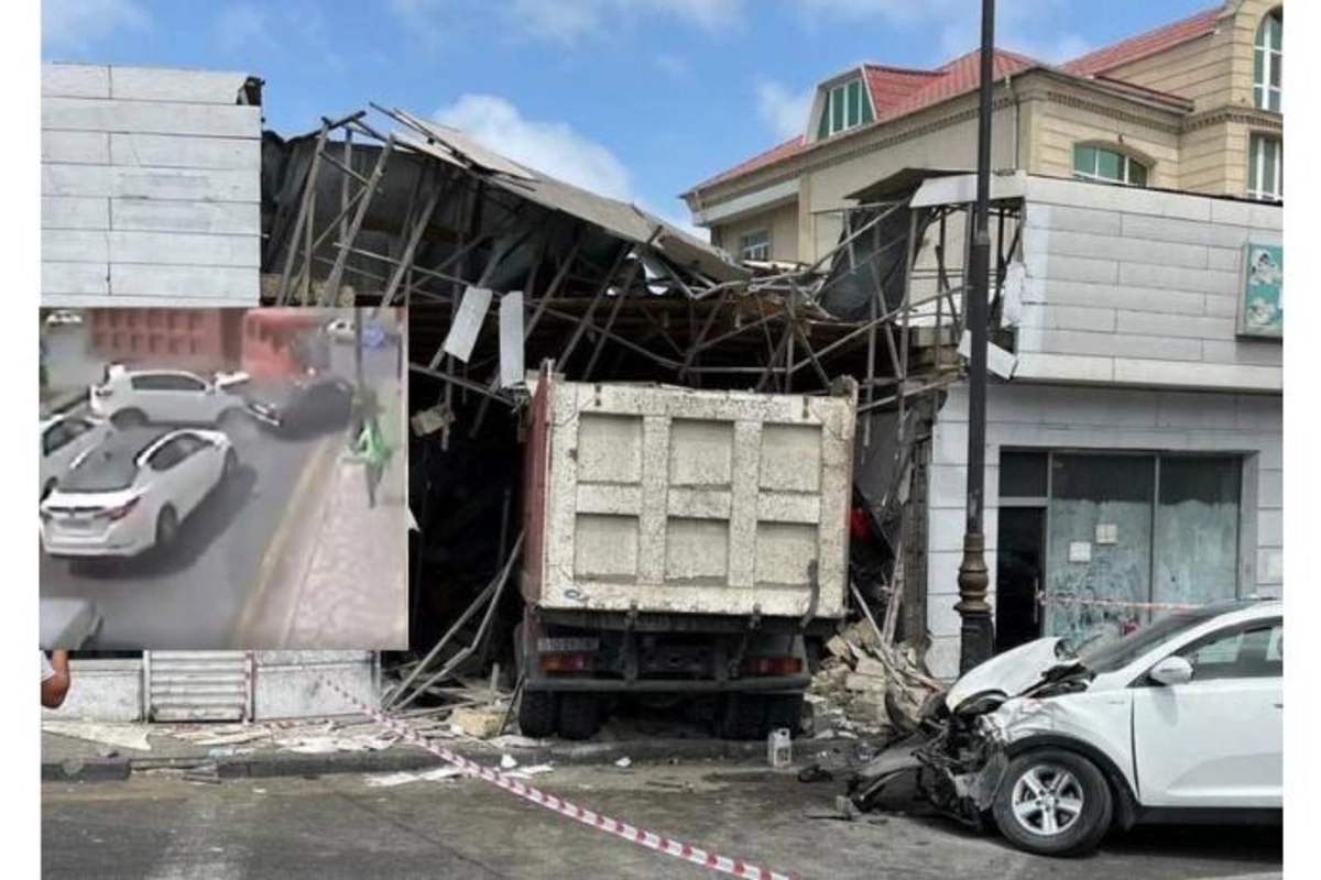 Bakıda ”Shacman”nın səbəb olduğu dəhşətli qəza — ANBAAN VİDEO