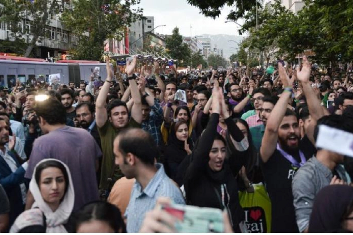 “Azərbaycan öz yolunu tapıbdır, vilayəti-səltənəti atıbdır” — Təbrizdə etirazların yeni dalğası (VİDEO)