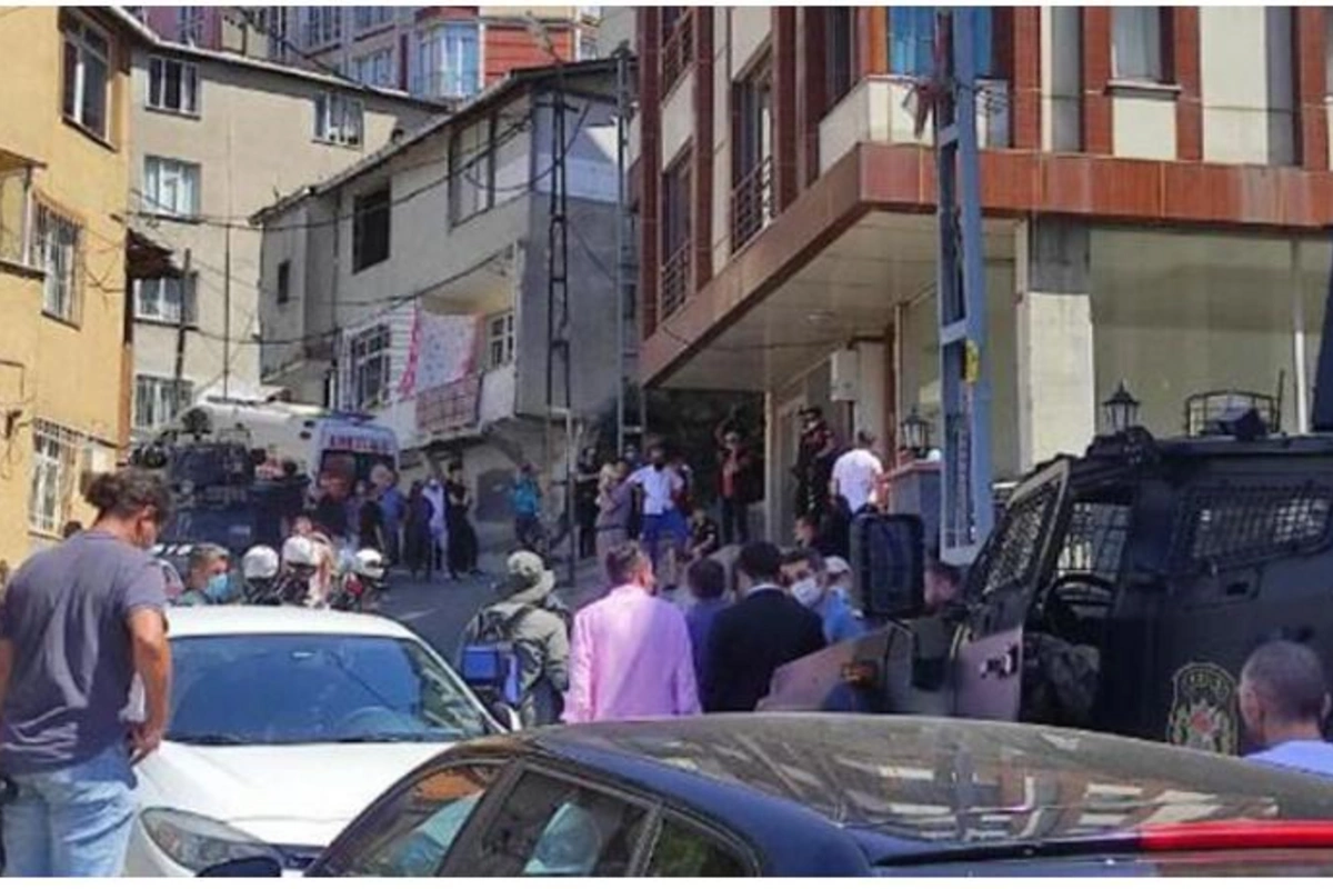 İstanbulda silahlı dava — Ölənlər və yaralanan var