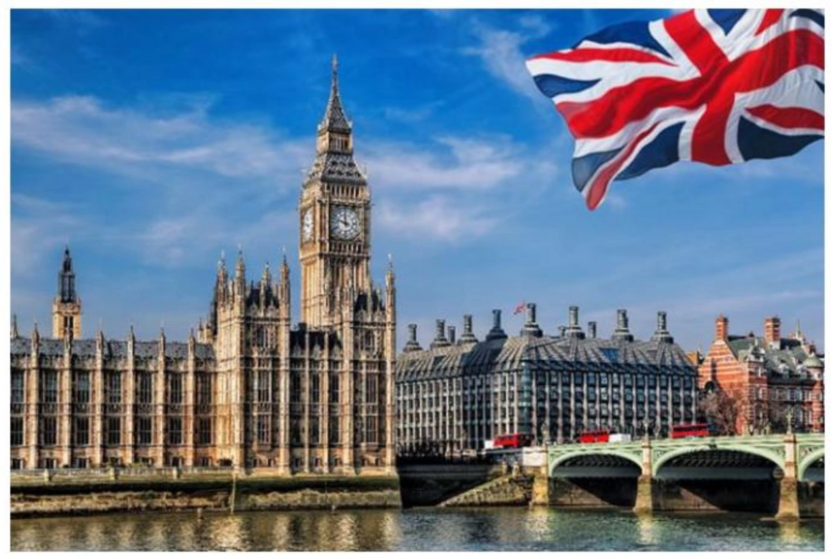 Britaniya limanlarını Rusiya gəmiləri üçün bağladı