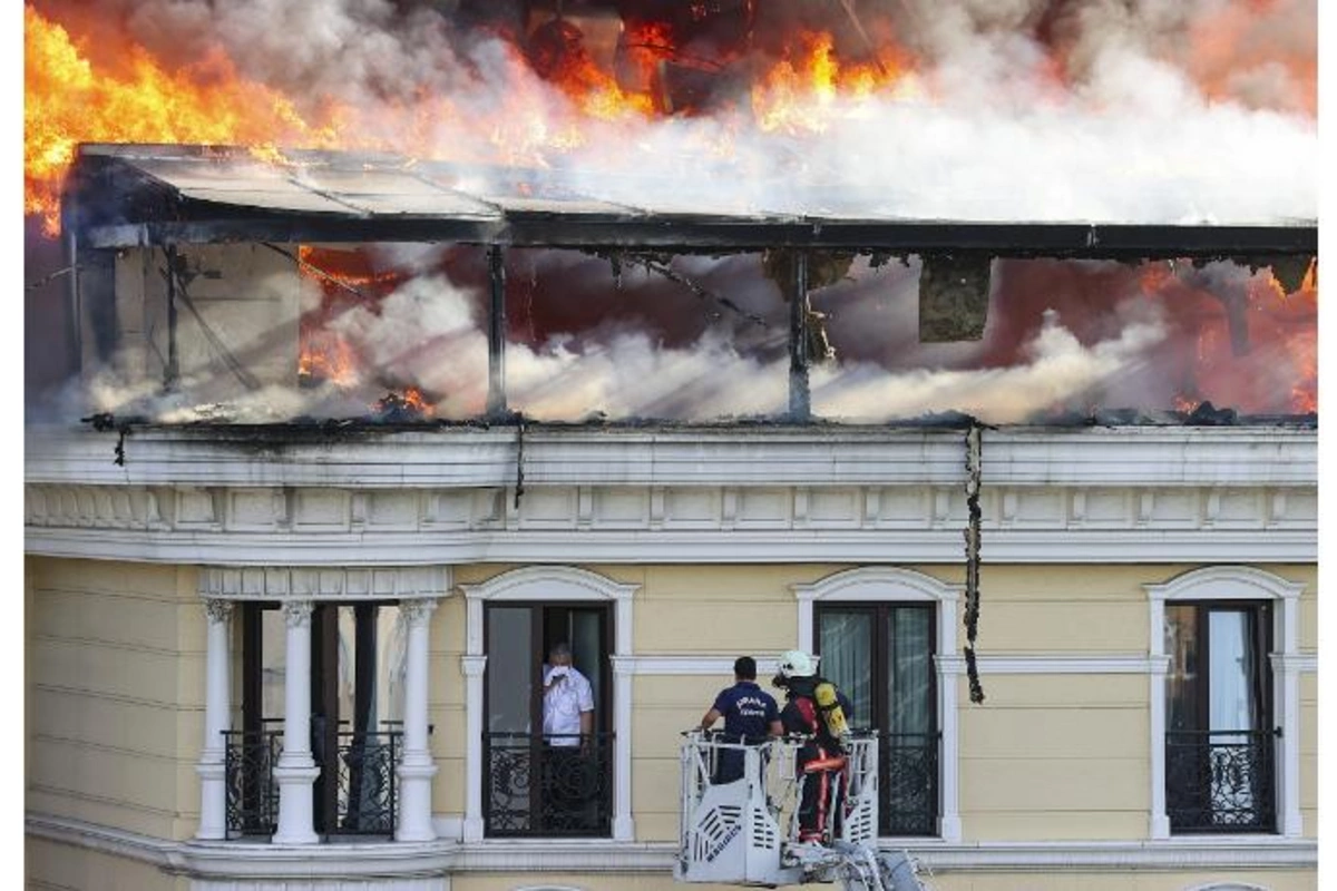 SON DƏQİQƏ! Ankarada otel yanır — FOTOLAR